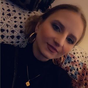 Meet your Posher, Evangelina